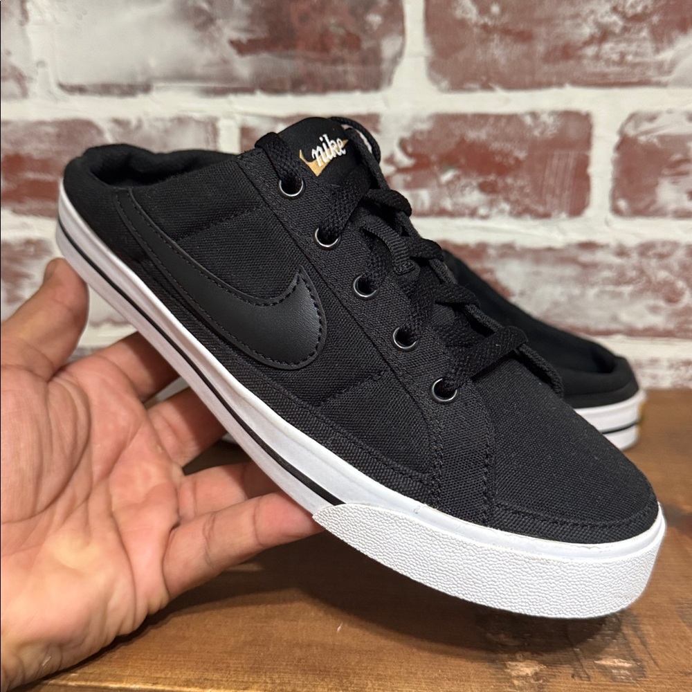 Nike Court Legacy Mule Women’s Size 7